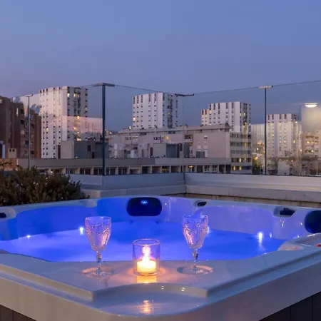 Lazarica Penthouse Apartament *