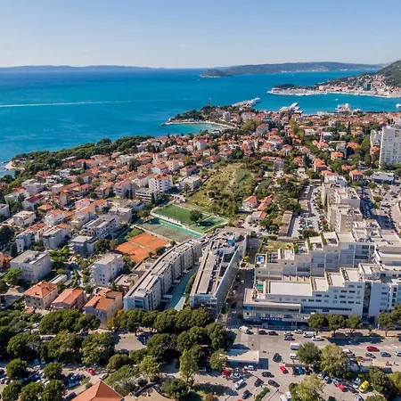 Lazarica Penthouse Apartman *