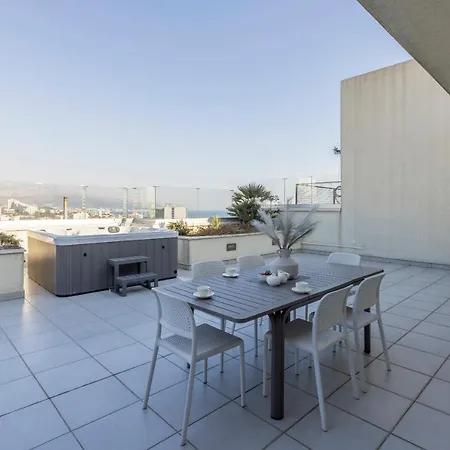 Lazarica Penthouse Apartament *
