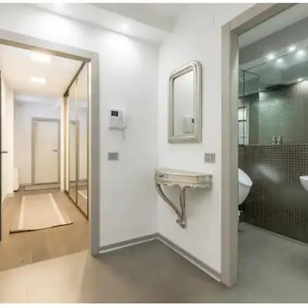 Lazarica Penthouse Apartament *